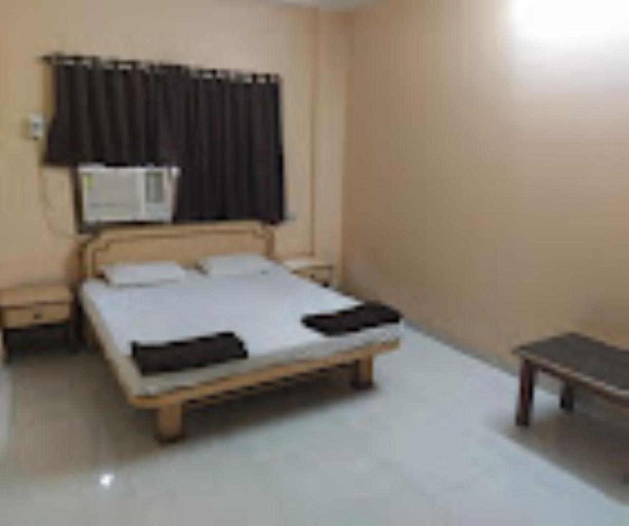 Hotel Pritam Palace , Dhule エクステリア 写真