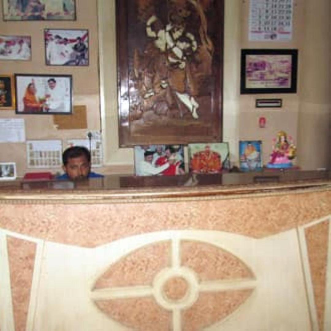 Hotel Pritam Palace , Dhule エクステリア 写真
